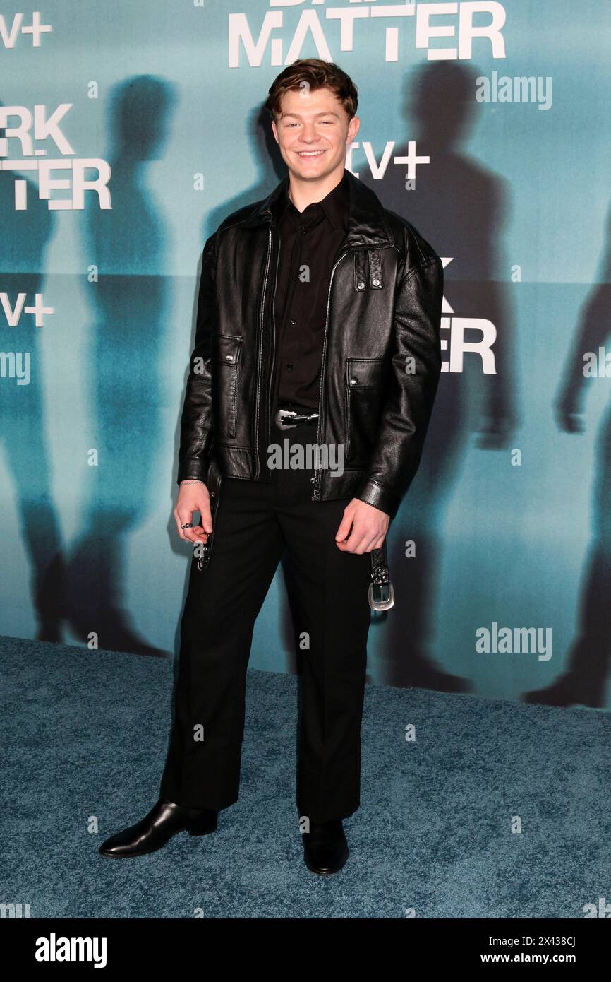 29 avril 2024, Westwood, CA, USA : LOS ANGELES - APR 29 : Oakes Fegley à la première de la série Dark Matter AppleTV+ au Hammer Museum le 29 avril 2024 à Westwood, CA (image crédit : © Kay Blake/ZUMA Press Wire) USAGE ÉDITORIAL SEULEMENT! Non destiné à UN USAGE commercial ! Banque D'Images