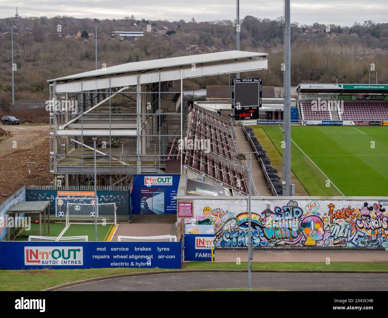 The Unfinished East Stand, Sixfields Stadium, Northampton, Royaume-Uni Banque D'Images