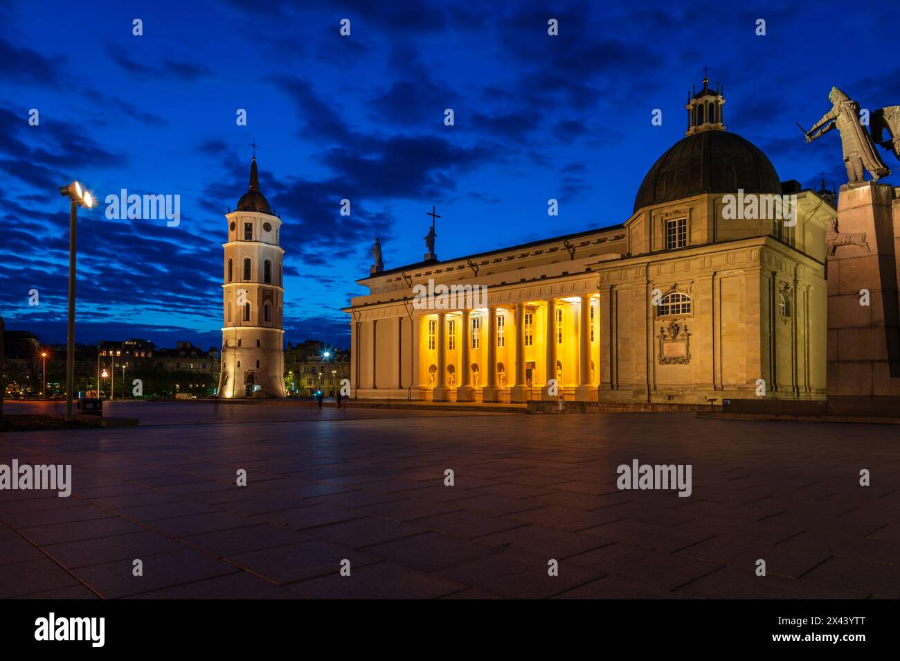 Cathédrale et clocher de Vilnius, place de la cathédrale, Vilnius, Lituanie Banque D'Images