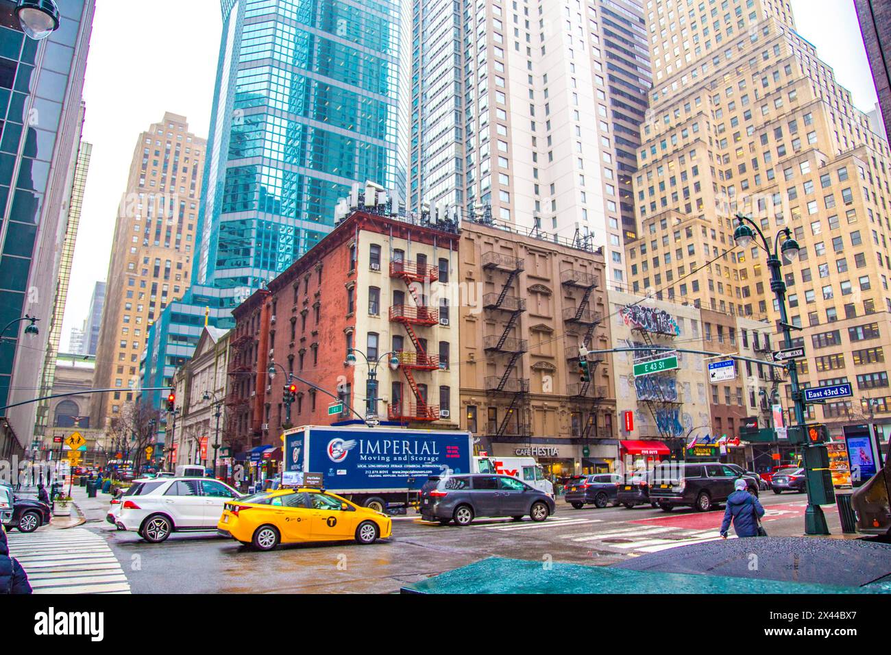 Scène de rue E 43 et 3rd Ave, Manhattan, New York Banque D'Images