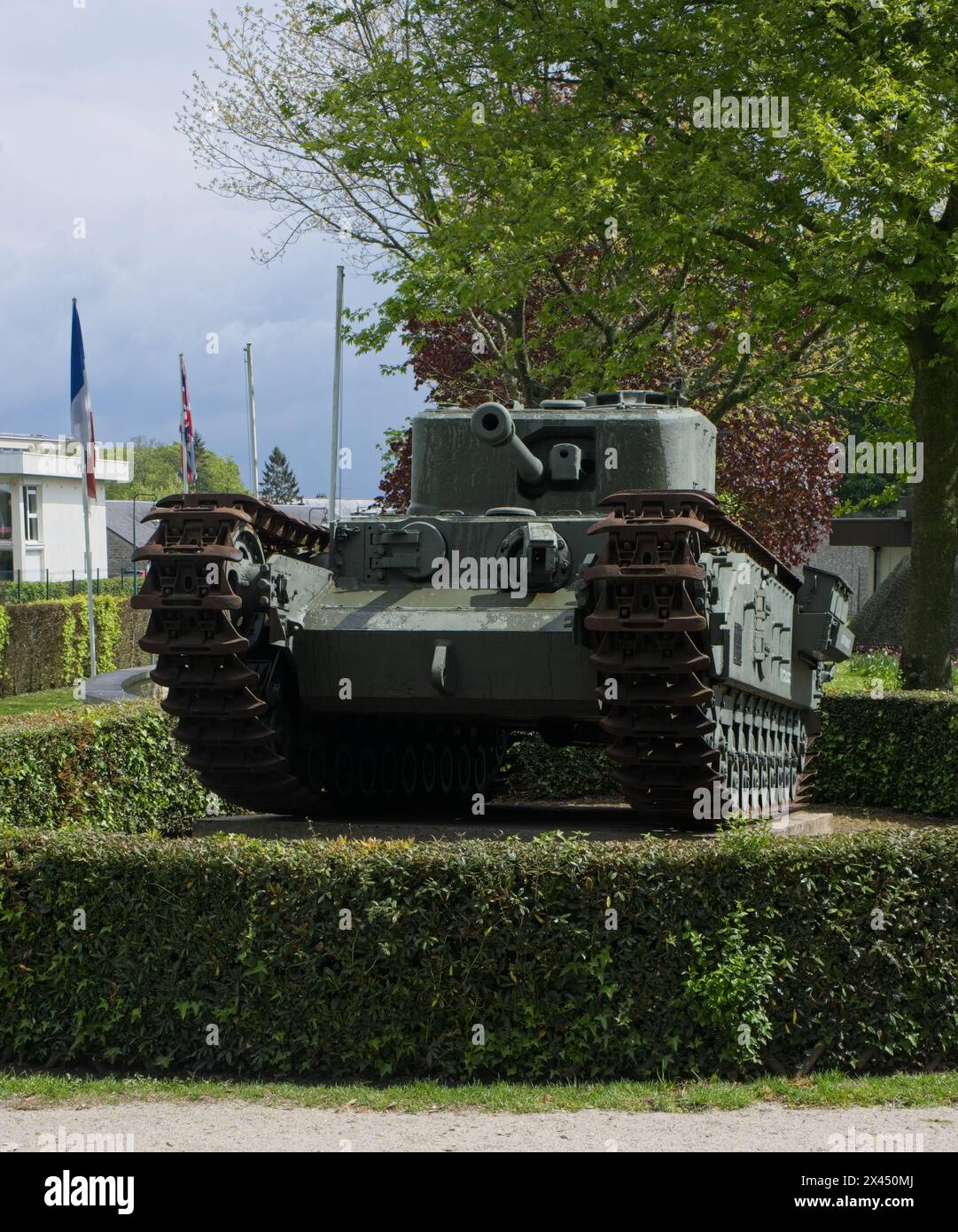 Bayeux, France - 28 avril 2024 : réservoir de crocodile Mark VII avec lance-flammes. Une variante de char Churchill pendant la seconde Guerre mondiale. Mise au point sélective Banque D'Images