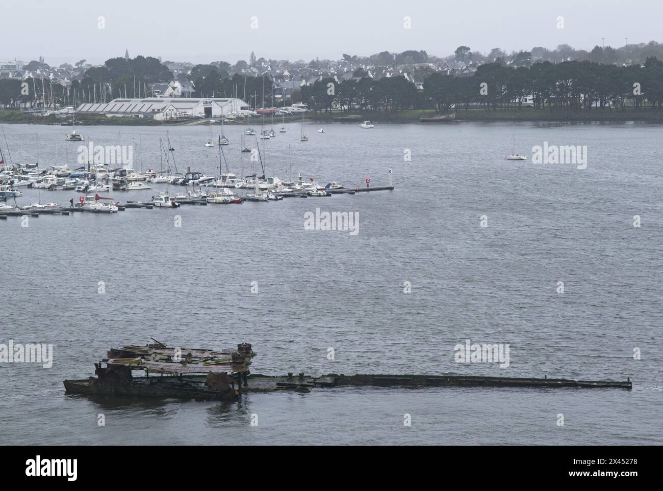 Lorient, France - 2 avril 2024 : base sous-marine allemande à Lorient. C'est un stylo U-boot fortifié construit par l'Allemagne pendant la seconde Guerre mondiale. Jour de printemps Banque D'Images