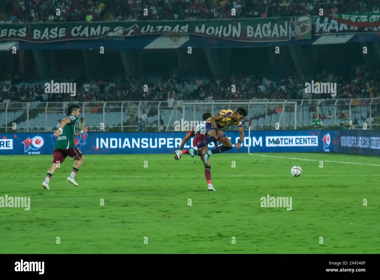 Kolkata, Inde. 29 avril 2024. Mohunbagan Super Giants (MBSG) de Kolkata bat l'Odisha FC par 2-0 pour atteindre la 1ième finale ISL le 28 avril 2024 au stade Salt Lake de Kolkata. Les buteurs sont Jasson Cummings et Sahal Abdul Samad. (Photo par Amlan Biswas/Pacific Press) crédit : Pacific Press Media production Corp./Alamy Live News Banque D'Images