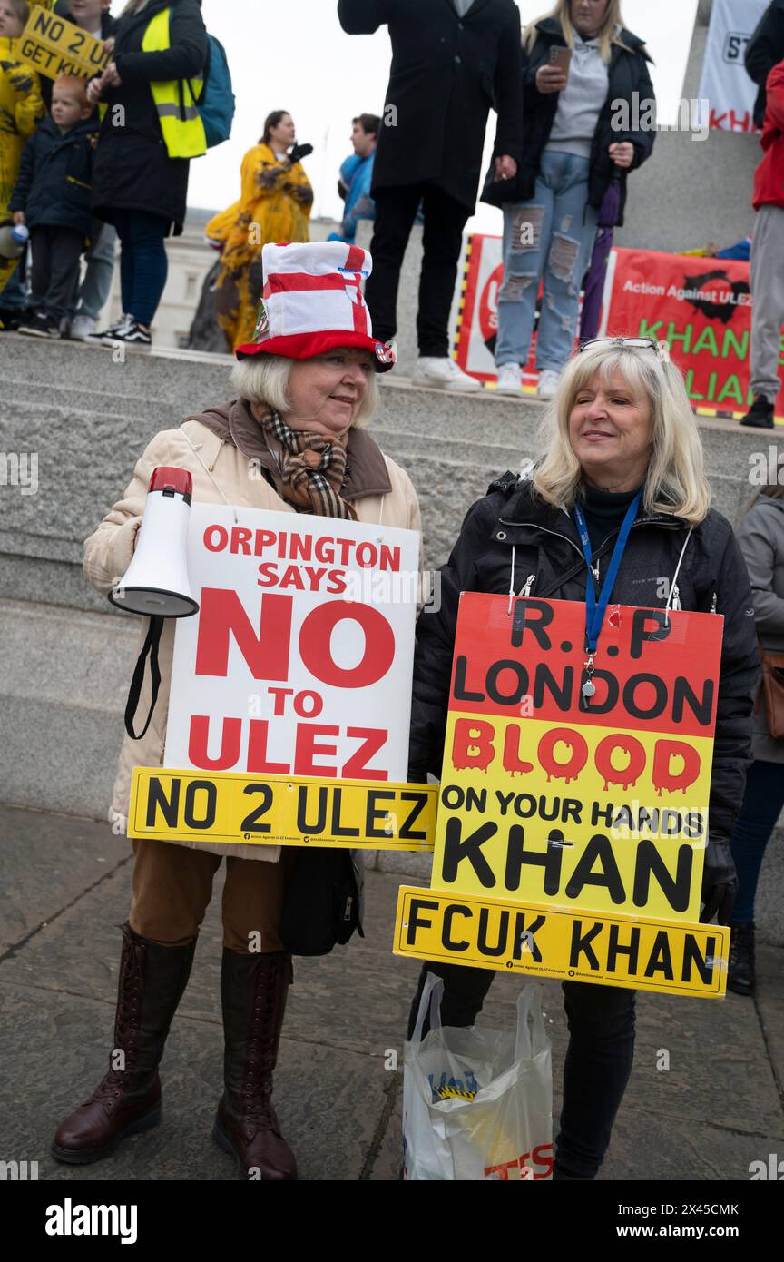 Le 27 avril dans le cadre de la campagne pour le maire de Londres campagne populaire contre ULEZ à Trafalgar Square Banque D'Images