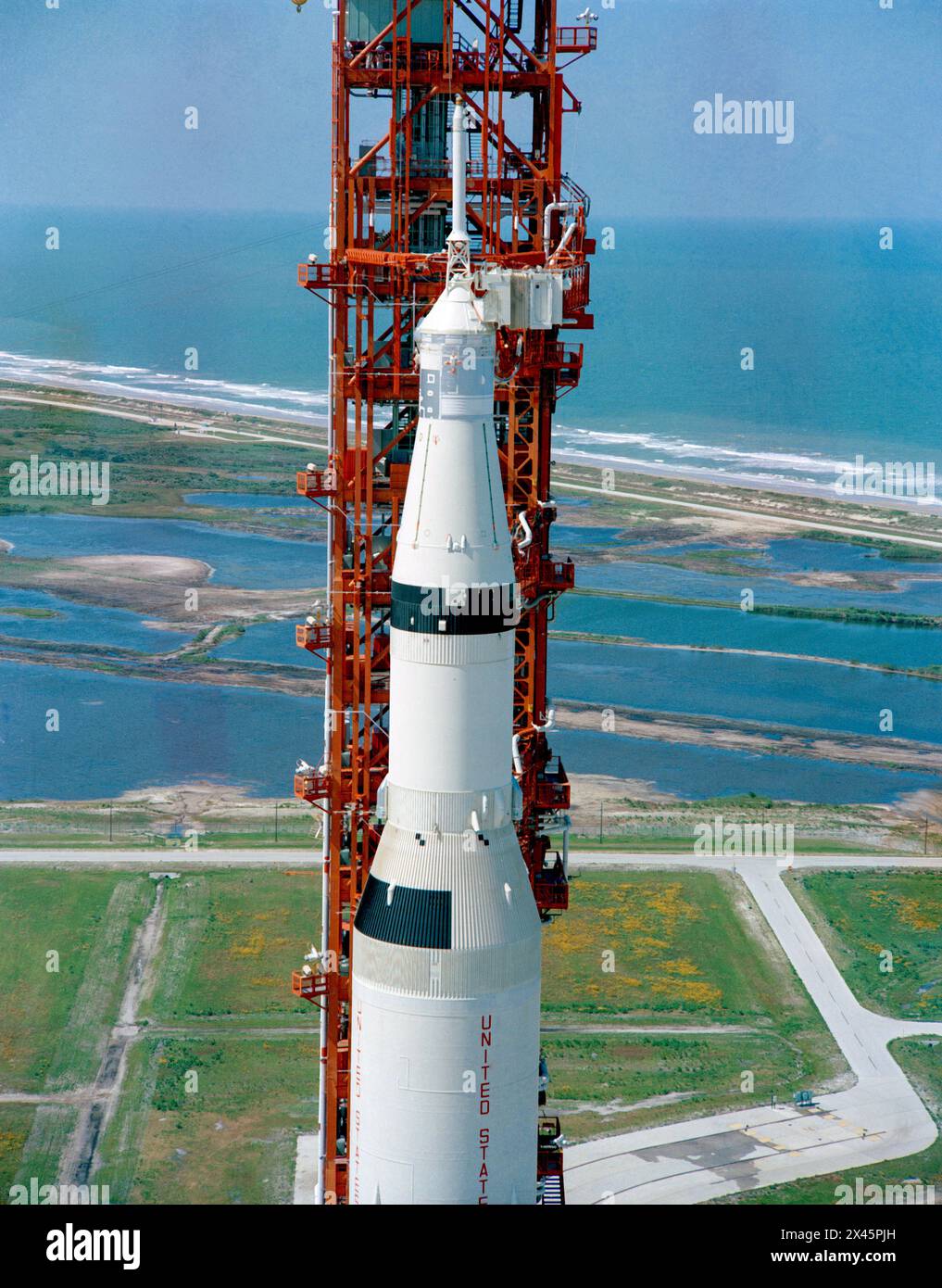 Fusée spatiale Apollo 10 de la NASA sur la rampe de lancement en juillet 1969 Banque D'Images