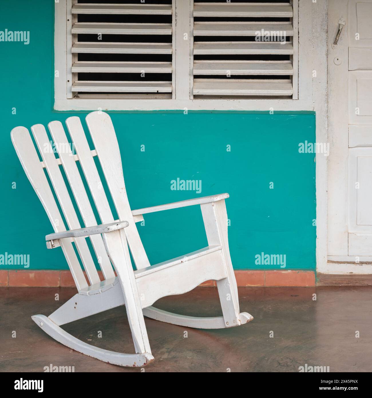 Extérieur d'une propriété bien entretenue dans le centre de Vinales, Cuba Banque D'Images