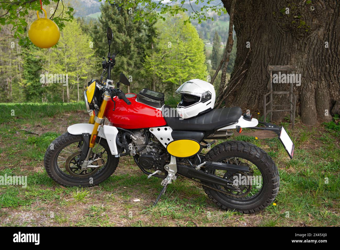 Coffee Racer . Enduro . Fantic Caballero Scrambler Banque D'Images