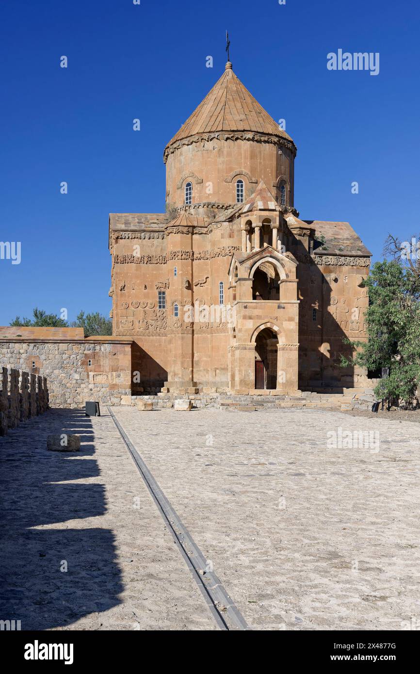 Église arménienne de Sainte-Croix d'Akdamar du 10ème siècle, île d'Akdamar, Turquie Banque D'Images