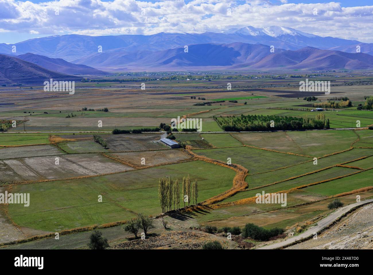 Paysage autour des ruines de la citadelle urartienne de Cavustepe, Van, Turquie Banque D'Images