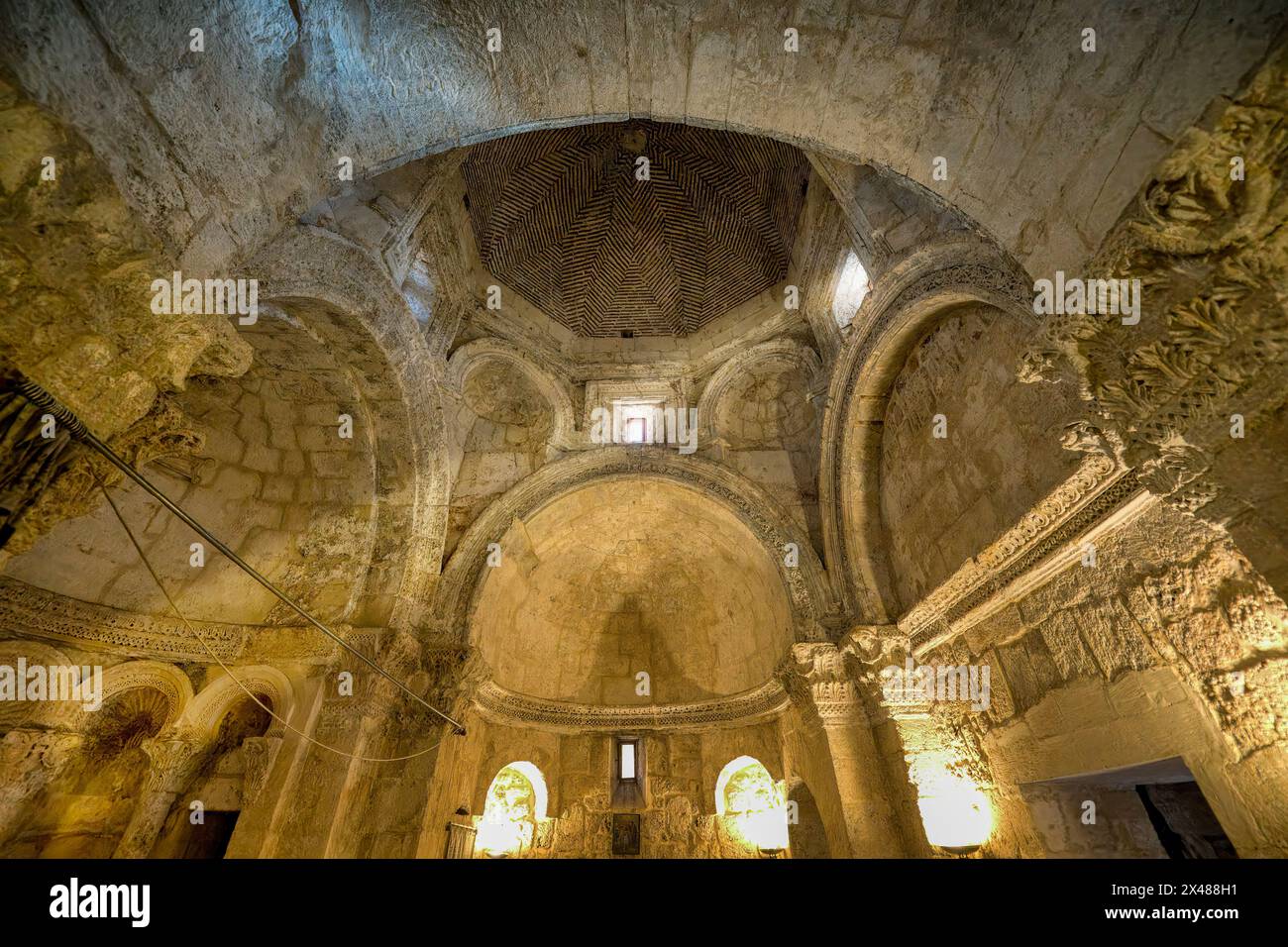 Monastère syrien orthodoxe Meyrien Ana et église dédiée à la Vierge Marie, plafond voûté et voûté, Mardin, Turquie Banque D'Images