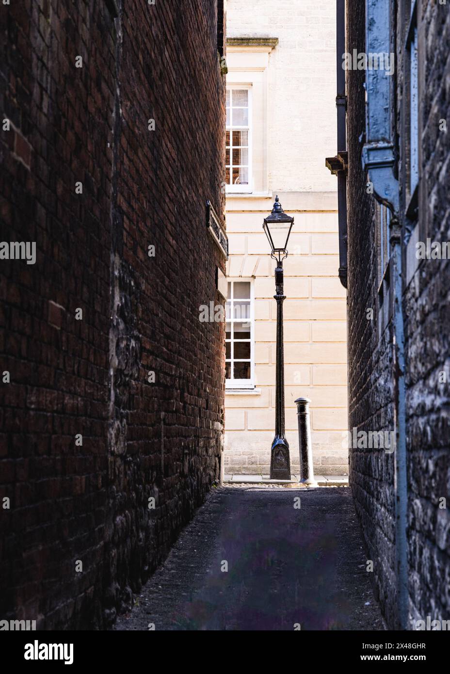 Une rue latérale autour du Turf Taven à Oxford. Banque D'Images