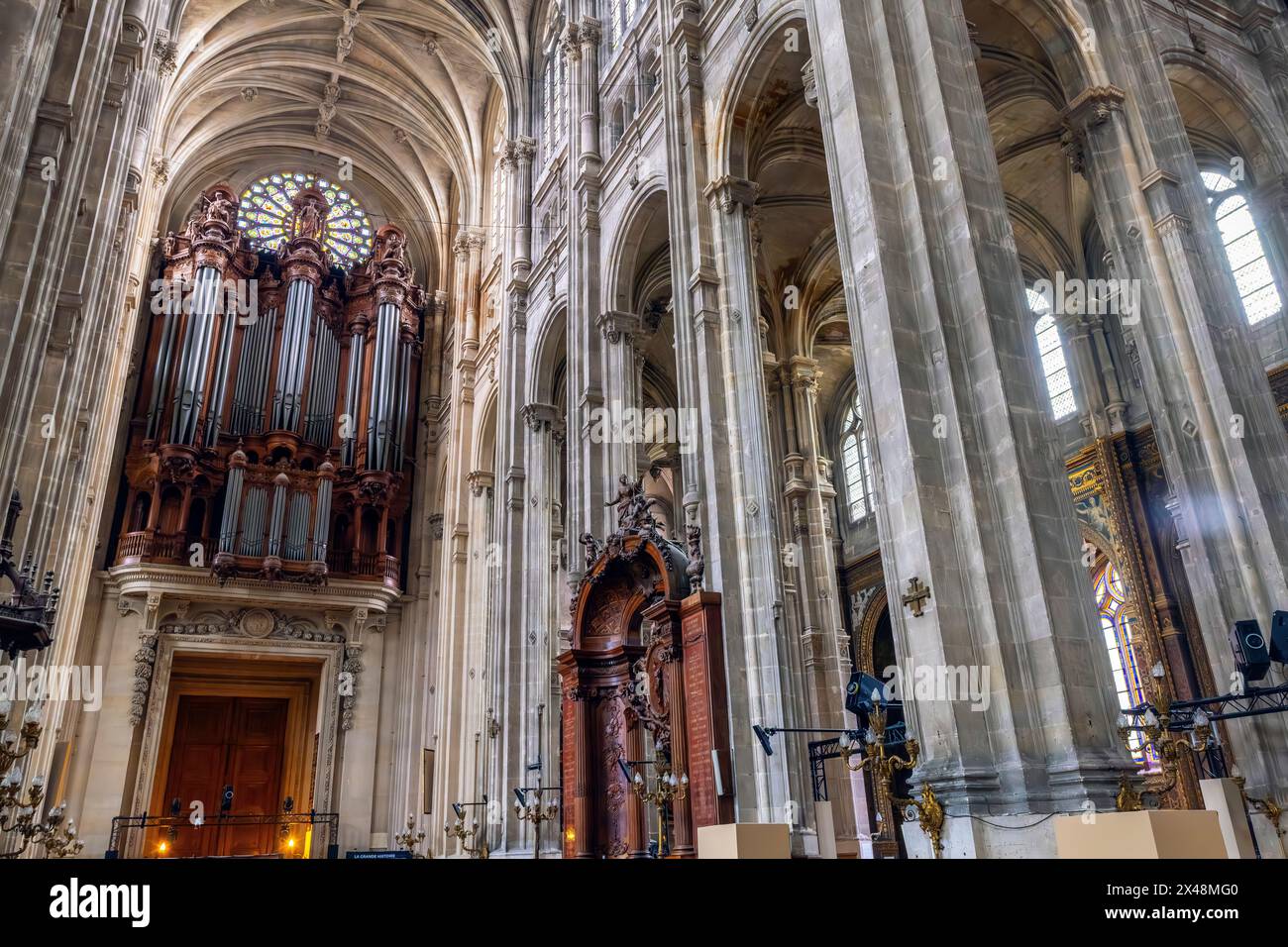 Orgue impressionnant de la Tribune L'église Saint-Eustache, est une église située dans le 1er arrondissement de Paris. France. Saint Banque D'Images