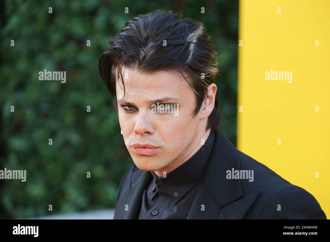 Los Angeles, États-Unis. 02 mai 2024. Yungblud à la première de 'The Fall Guy' au Dolby Theatre, Los Angeles, CA, le 1er mai 2024. Crédit photo : Joseph Martinez/PictureLux crédit : PictureLux/The Hollywood Archive/Alamy Live News Banque D'Images