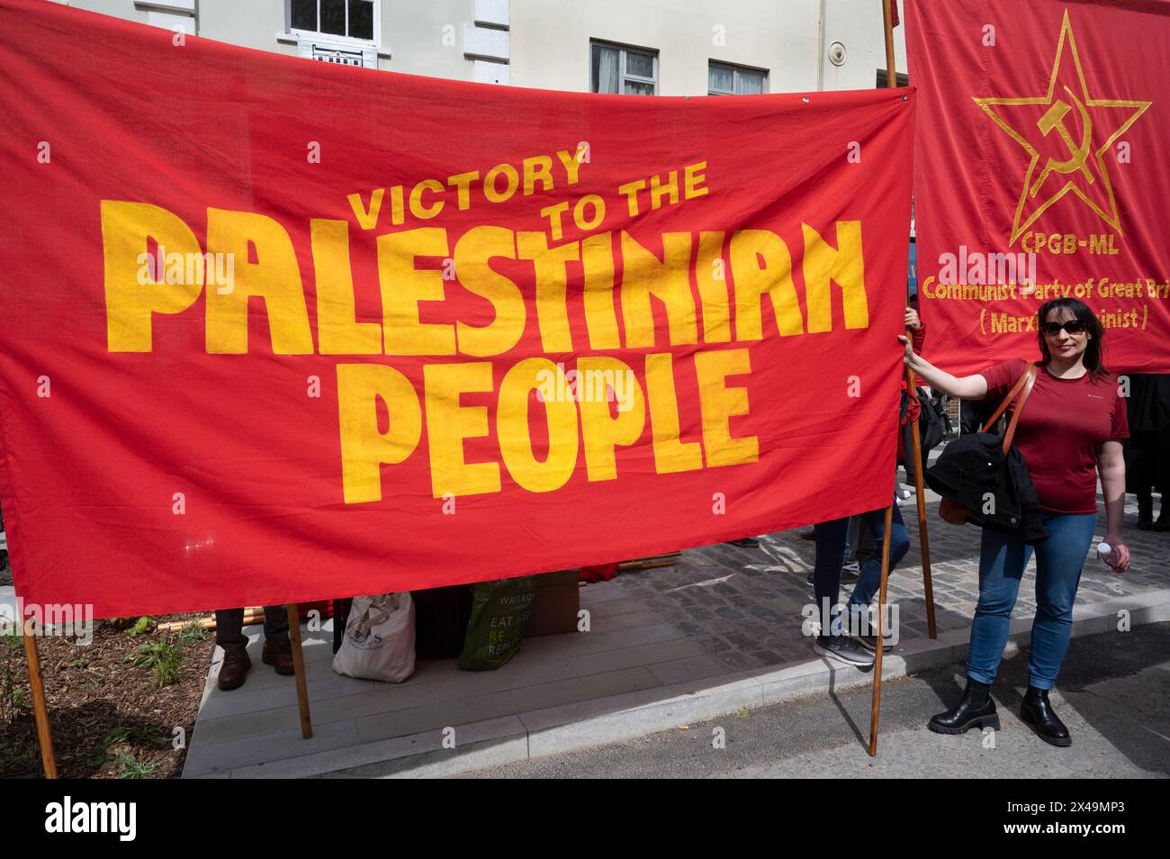 1er mai 2024. Les gens se rassemblent sur Clerkenwell Green pour marcher jusqu'à Trafalgar Square pour célébrer le 1er mai. Soutien à la Palestine. Banque D'Images