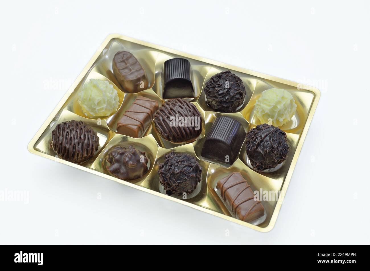 boîte de chocolats, gros plan, isolé sur fond blanc Banque D'Images