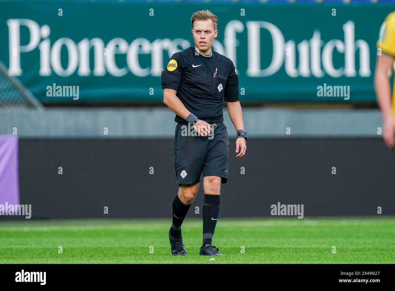 Sittard, pays-Bas. 01 mai 2024. SITTARD, PAYS-BAS - 1er MAI : arbitre Aron Ulijn lors du match Néerlandais Azerion Women's Eredivisie entre Fortuna Sittard et FC Twente au Fortuna Sittard Stadion le 1er mai 2024 à Sittard, pays-Bas. (Photo de Joris Verwijst/Orange Pictures) crédit : Orange pics BV/Alamy Live News Banque D'Images