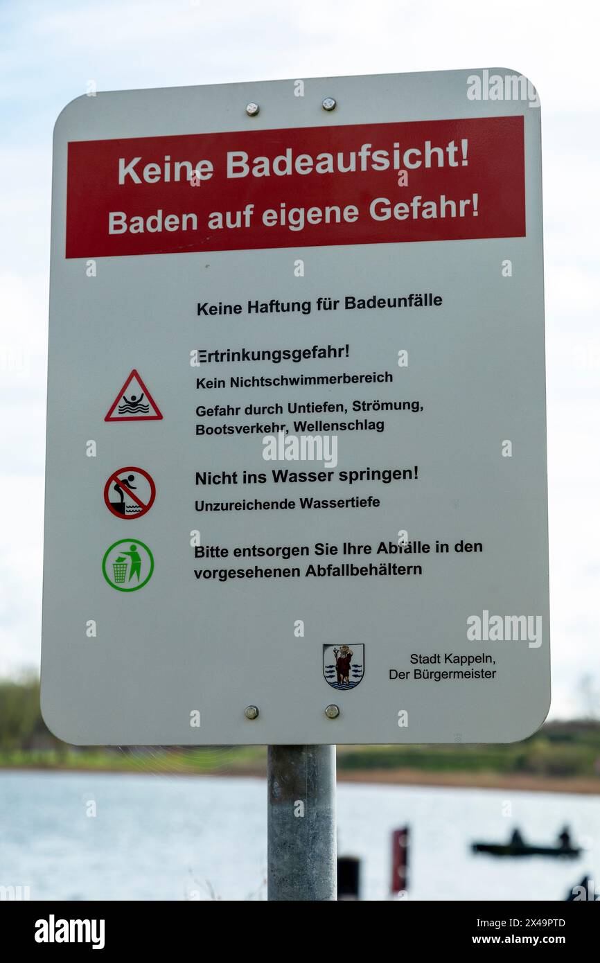 Panneau d'avertissement, baignade à risques et périls, port, Kappeln, Schlei, Schleswig-Holstein, Allemagne Banque D'Images