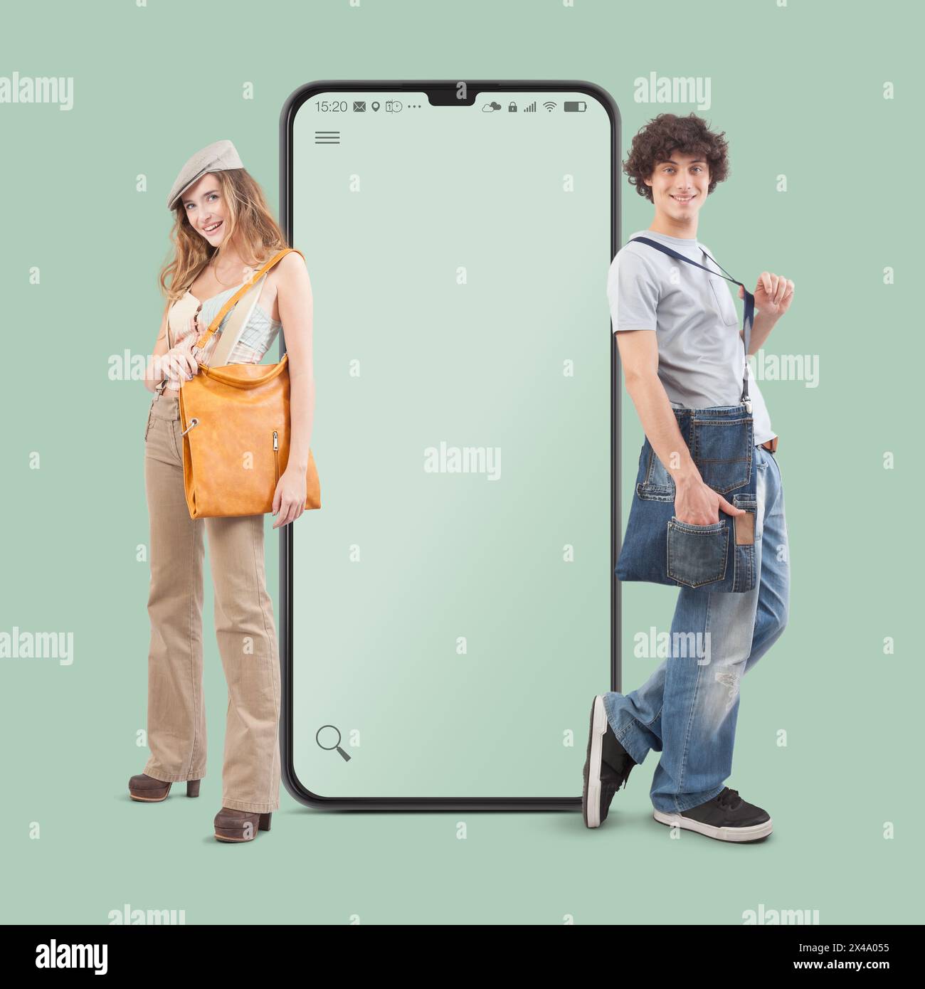 Souriant et heureux jeune femme et jeune homme, devant un écran vide de smartphone, regardant dans l'appareil photo, vêtements de jeunesse et accessoires shopping Banque D'Images