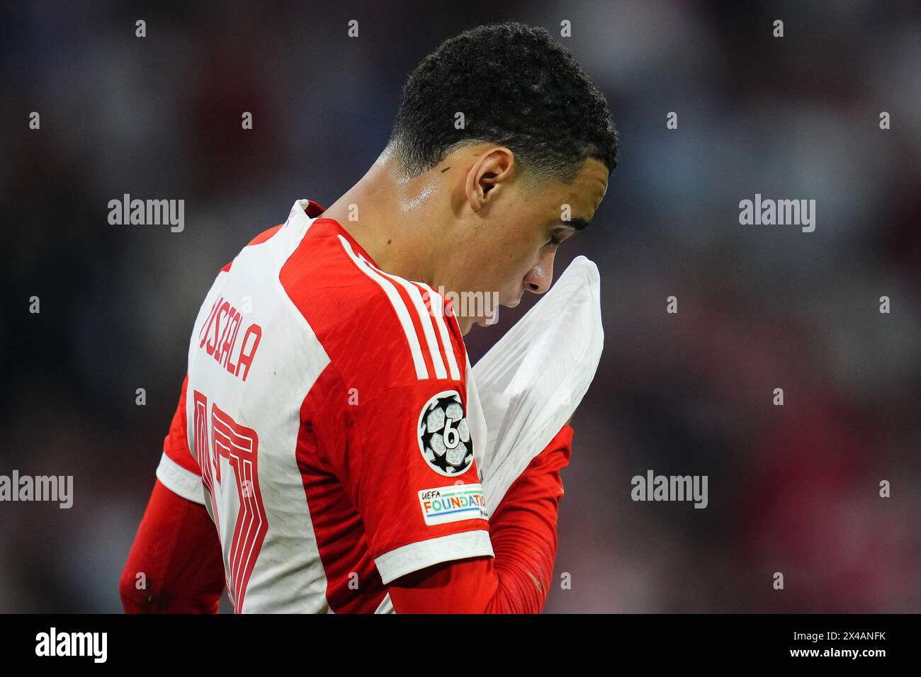 Munich, Allemagne. 30 avril 2024. Jamal Musiala du Bayern Munchen lors du match de l'UEFA Champions League, demi-finale, première manche, entre le FC Bayern Munchen et le Real Madrid a joué au stade Allianz le 30 avril 2024 à Munich, en Allemagne. (Photo de Bagu Blanco/PRESSINPHOTO) crédit : AGENCE SPORTIVE PRESSINPHOTO/Alamy Live News Banque D'Images