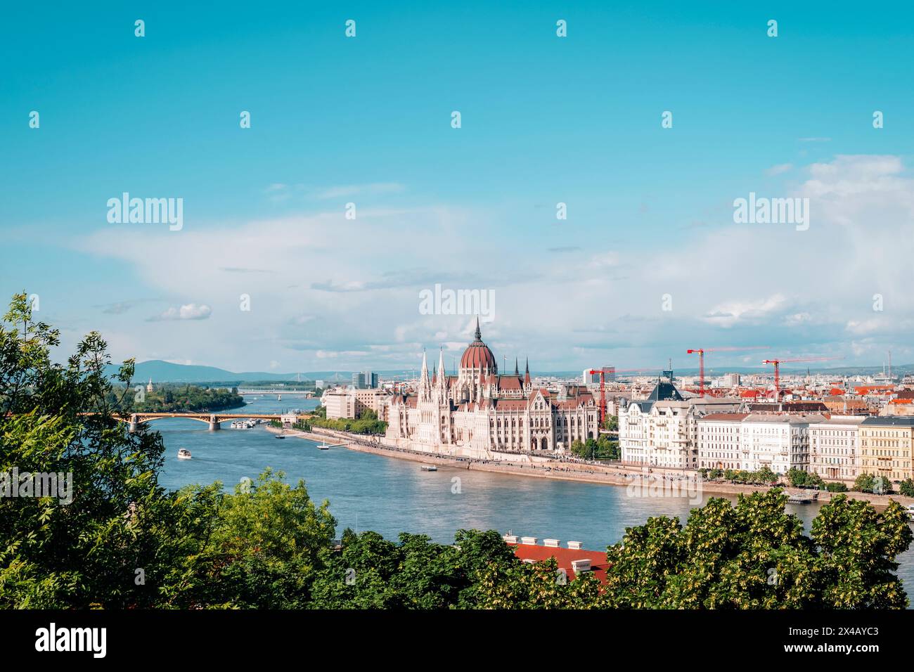 Bâtiment du parlement hongrois et du Danube. Vue depuis le château de Buda. Budapest, Hongrie. Banque D'Images
