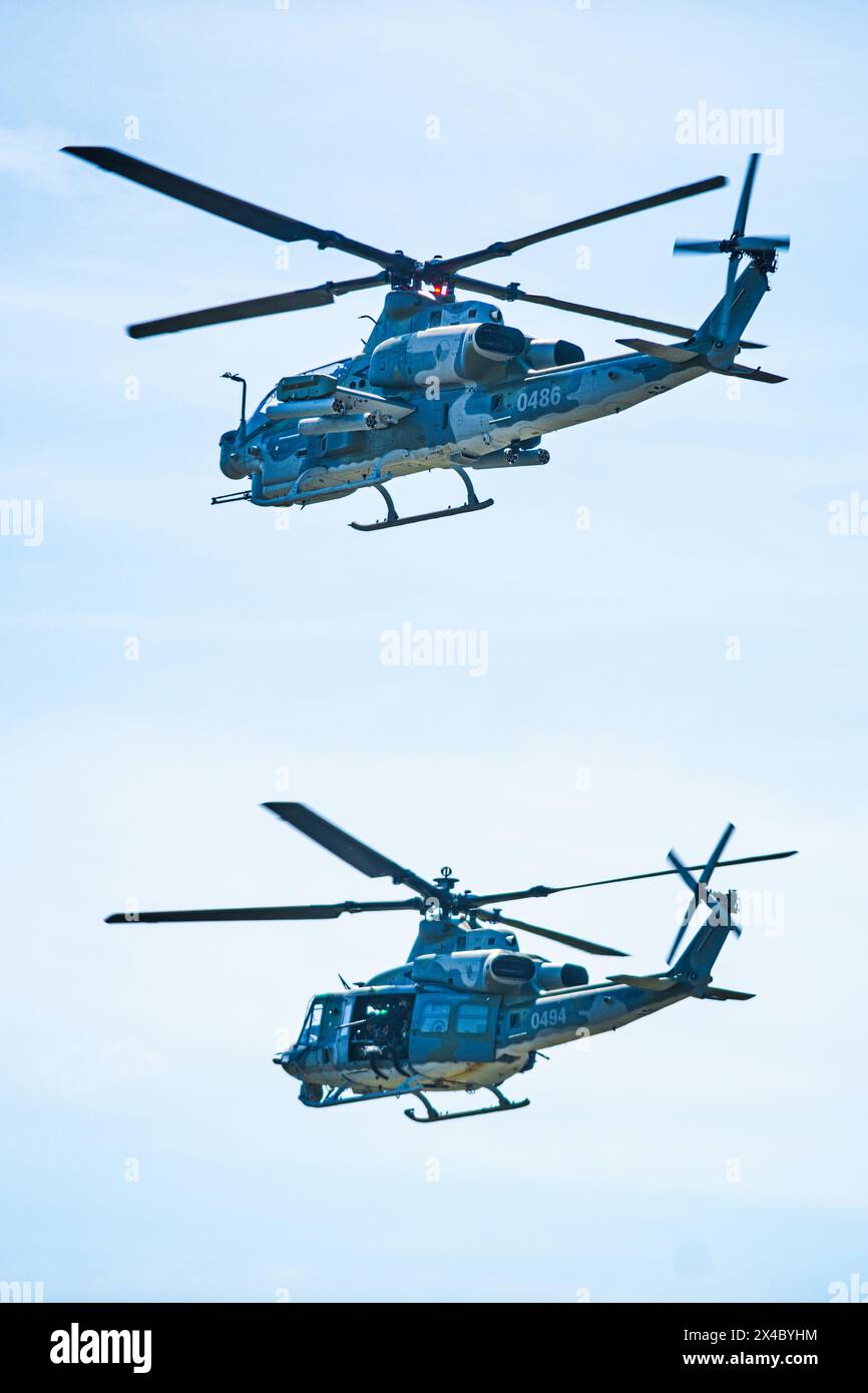 Hélicoptères Bell AH-1Z Viper et Bell UH-1Y Venom lors de la 22e journée ouverte au public de la base aérienne d'hélicoptères à Namest' nad Oslavou, région de Trebic, République tchèque, le 1er mai 2024. (CTK photo/Patrik Uhlir) Banque D'Images