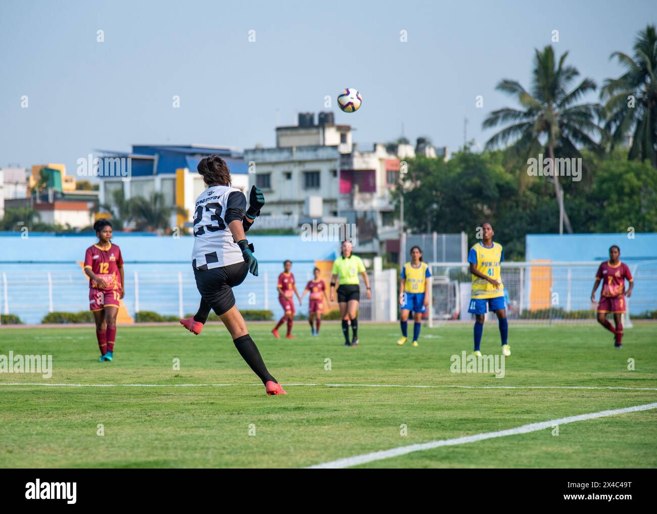 Kolkata, Bengale occidental, Inde. 2 mai 2024. L'équipe de football féminin du Bengale gagne avec style avec une victoire écrasante de 7-1 contre le Punjab au Championnat national féminin senior de football pour le Trophée Rajmata Jijabai au stade Kishor Bharati. Punjab 1 (Nisha 63') perdu contre Bengale 7 (image crédit : © Amlan Biswas/Pacific Press via ZUMA Press Wire) USAGE ÉDITORIAL SEULEMENT! Non destiné à UN USAGE commercial ! Banque D'Images
