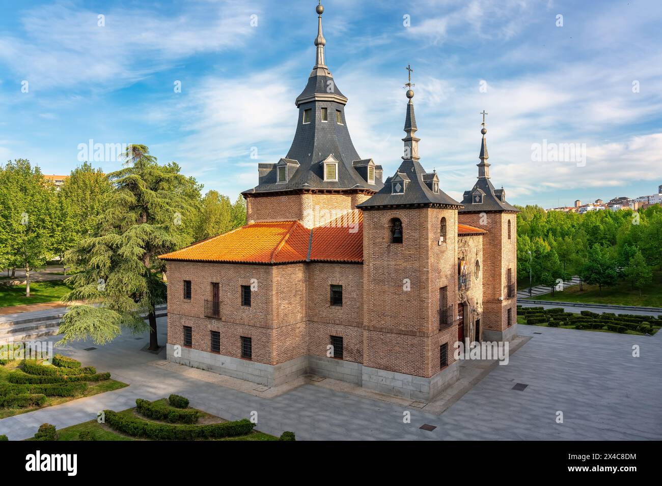 Façade de l'ermitage de la Virgen del Puerto à côté du palais royal de Madrid, Banque D'Images