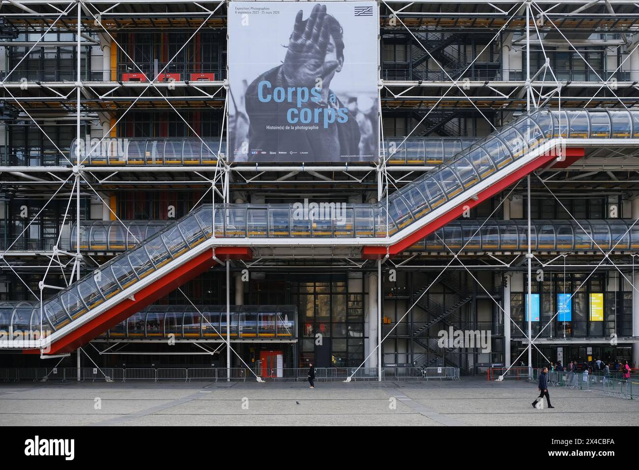 Le Centre Pompidou, bâtiment complexe du 4ème arrondissement de Paris, abrite la Bibliothèque publique d'information, l'IRCAM et le Musée National d'Art moderne Banque D'Images