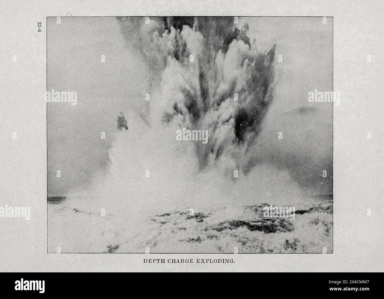 Explosion de charges en profondeur due aux activités des sous-marins allemands sur la côte atlantique des États-Unis et du Canada par les États-Unis. Bureau des archives navales et bibliothèque date de publication 1920 Banque D'Images