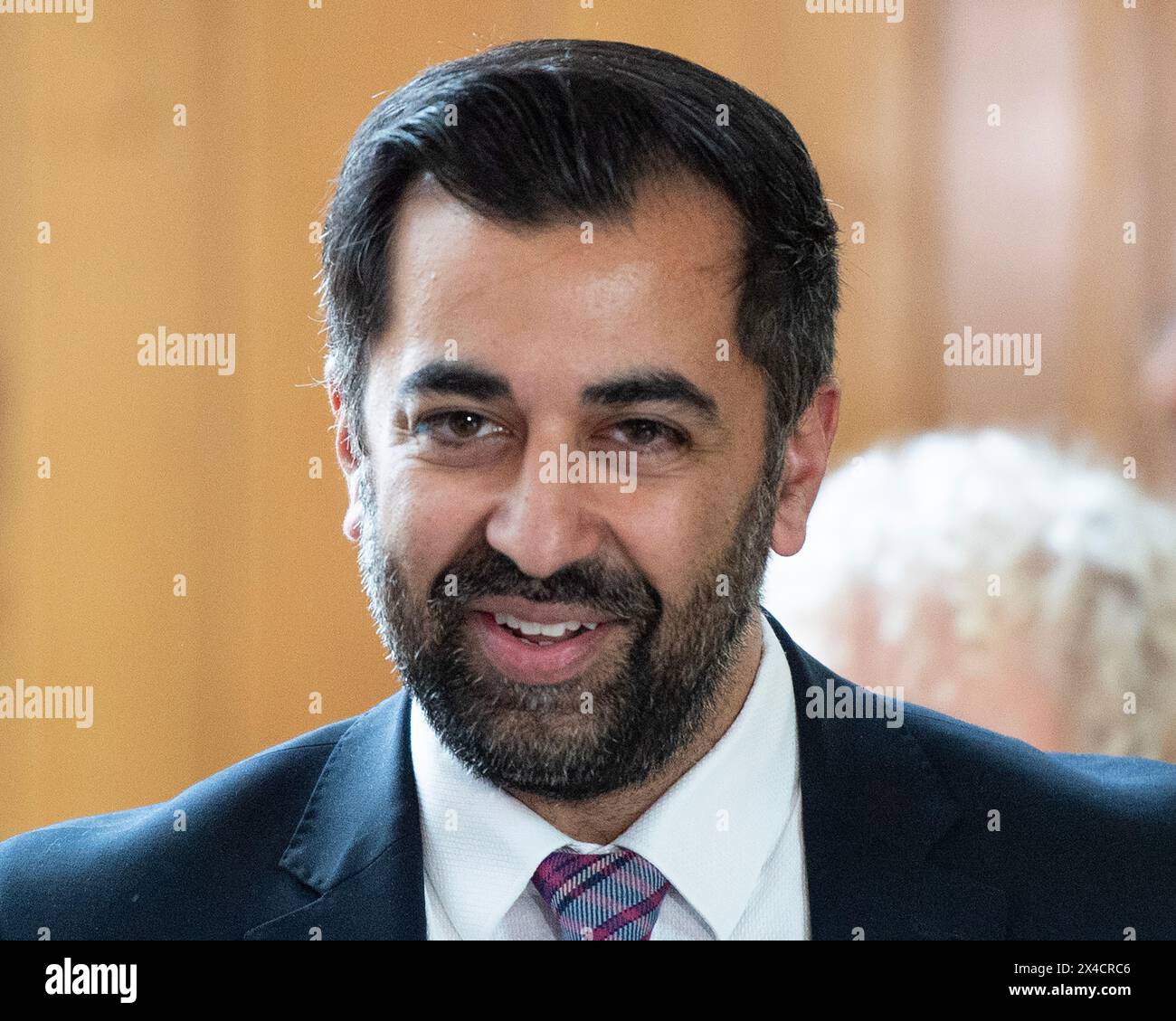 Édimbourg, Écosse, Royaume-Uni. 2 mai 2024. SUR LA PHOTO : Humza Yousaf MSP, premier ministre d'Écosse et chef du Parti national écossais (SNP). Le jour où John Swinney a annoncé ce matin sa candidature à la direction du Parti national écossais, la session hebdomadaire des questions des premiers ministres (FMQ) au sein du Parlement écossais à Holyrood à Édimbourg. Crédit : Colin d Fisher crédit : Colin Fisher/Alamy Live News Banque D'Images