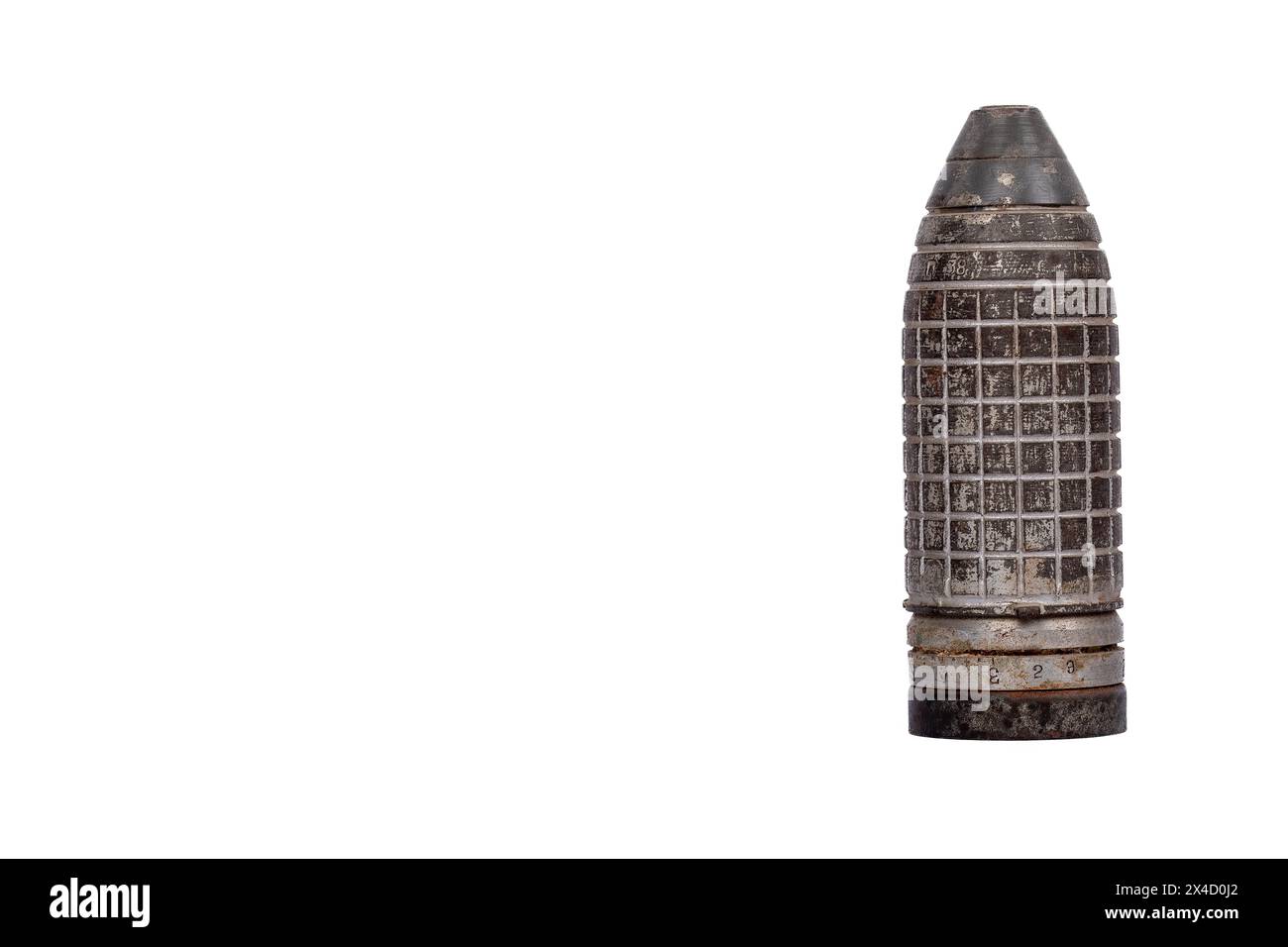 Grenade à fusil russe d-32 vintage sur fond blanc - collection militaire Banque D'Images