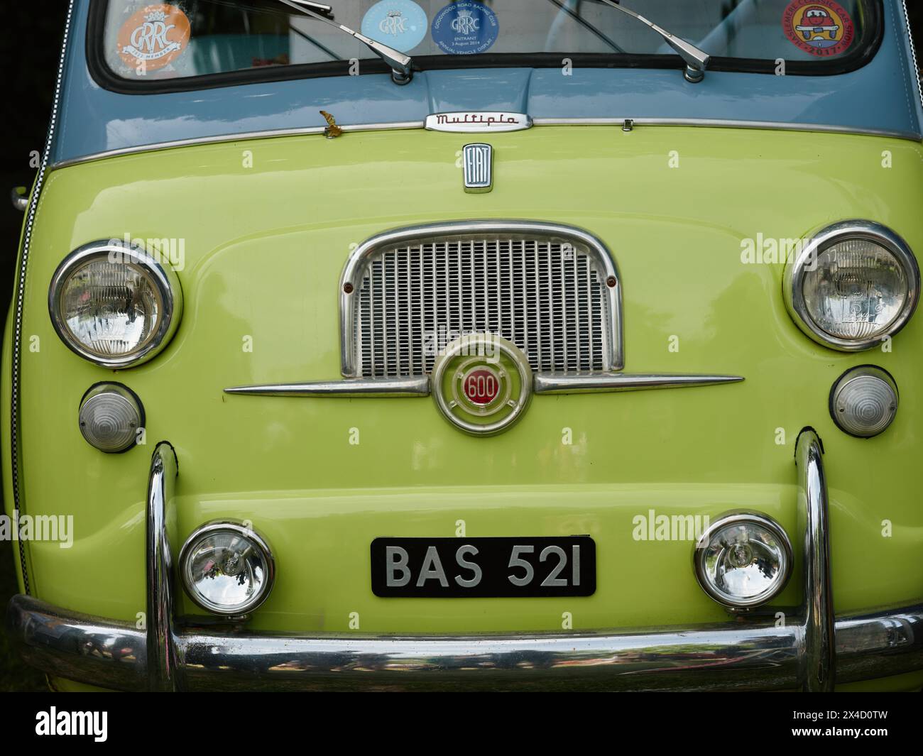 Une Fiat Multipla exposée lors d'un salon de voitures anciennes en Angleterre, au Royaume-Uni. Banque D'Images