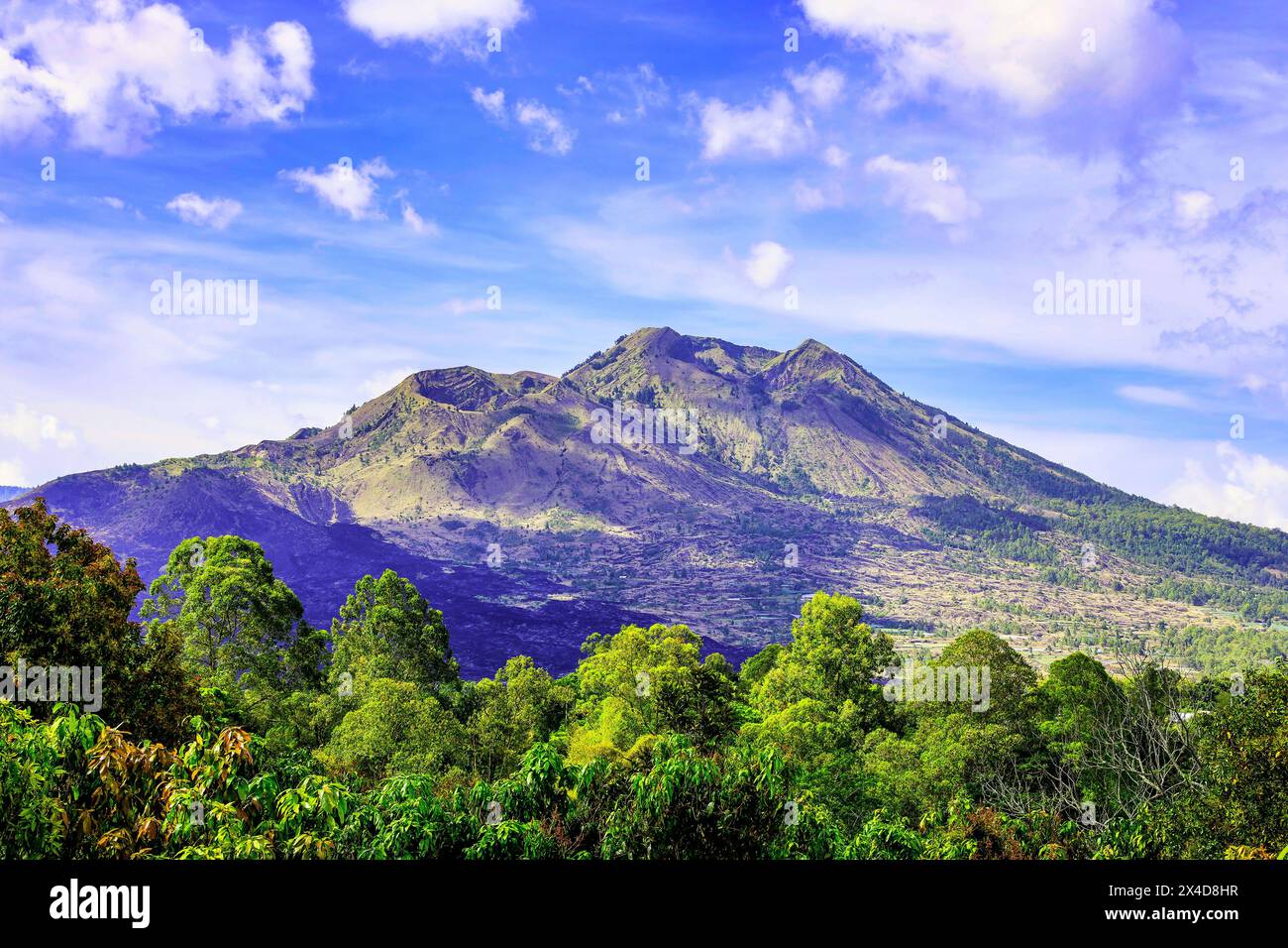 Volcan Mont Batur, le centre de Bali, Indonésie est un volcan actif s'élevant à 5 633 pieds au-dessus du niveau de la mer dans les hautes terres de Kintamani Banque D'Images