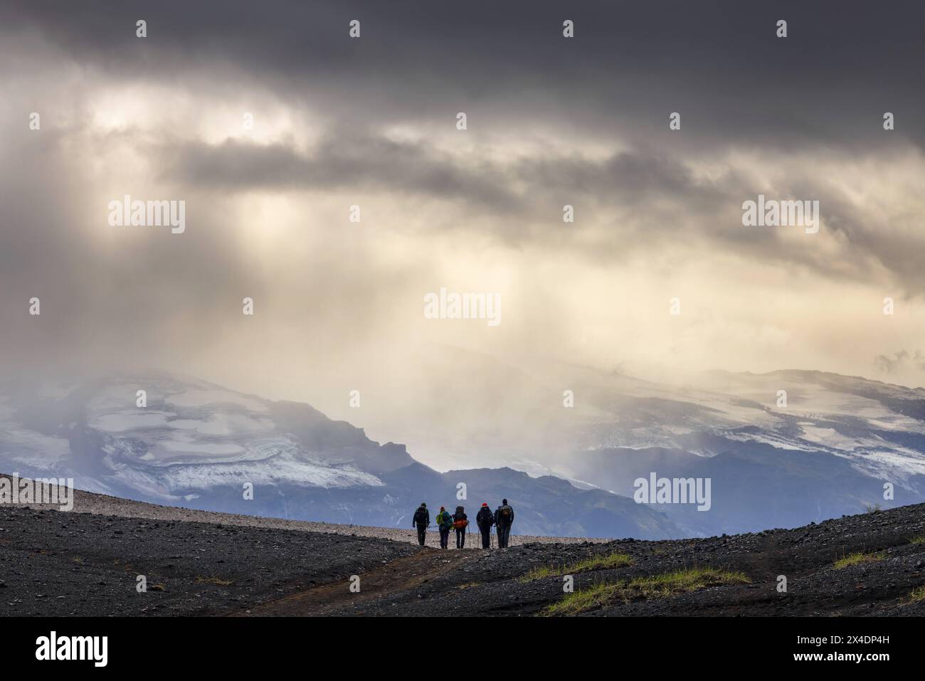 Europa Skandinavien Island Iceland SuÃurland Höskuldsskali Laugavegur : Wanderer im Hochland auf dem Wanderweg Laugavegur zwischen Landmannalaugar und Banque D'Images