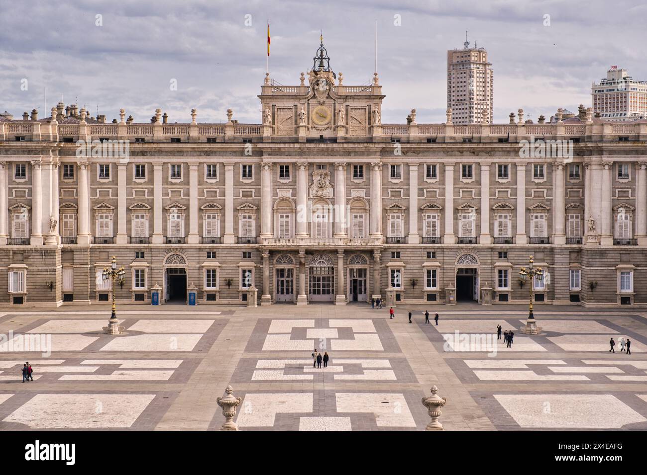 Vue sur le palais royal de Madrid Banque D'Images