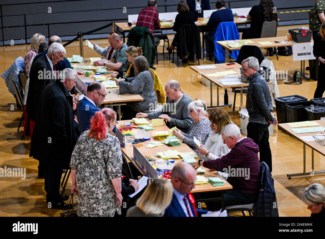 Grimsby, Royaume-Uni. 2 mai 2024. Dépouillement lors de l'élection locale du North East Lincolnshire Council Count 2024, tenue au Grimsby Auditorium, Grimsby, Royaume-Uni. 2 mai 2024. Photo de Jon Corken/Alamy Live News Banque D'Images