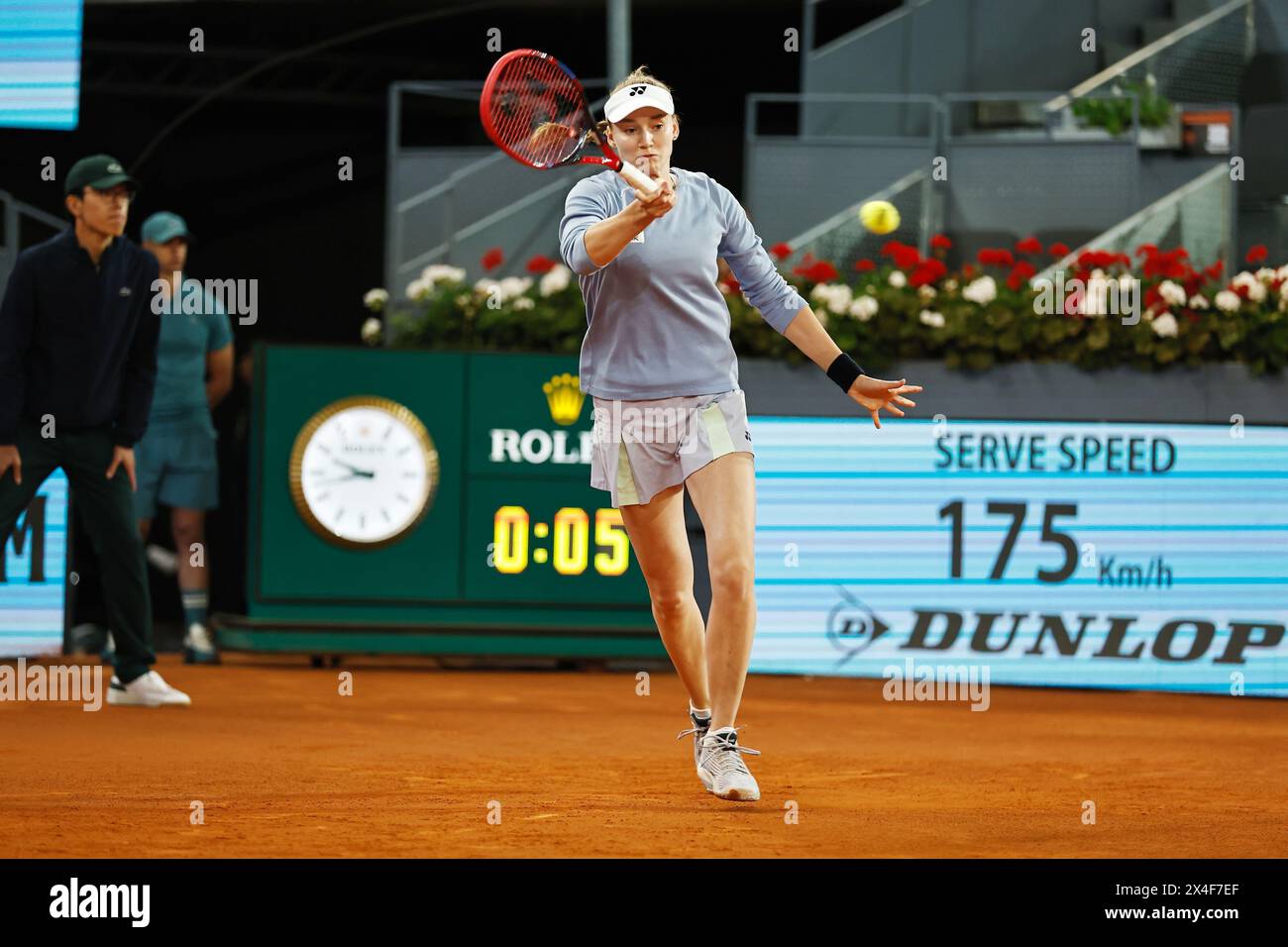 Madrid, Espagne. 2 mai 2024. Elena Rybakina (KAZ) Tennis : Elena Rybakina en demi-finale contre Aryna Sabalenka lors des tournois WTA 1000 tournoi Mutua Madrid Open au Caja Magica à Madrid, Espagne . Crédit : Mutsu Kawamori/AFLO/Alamy Live News Banque D'Images
