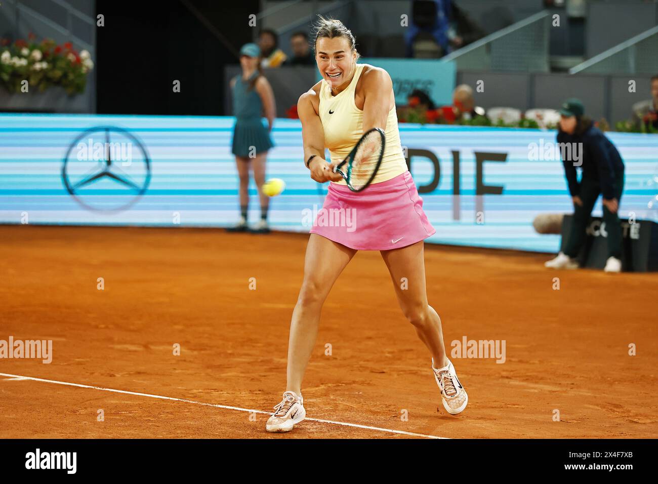 Madrid, Espagne. 2 mai 2024. Aryna Sabalenka (BLR) Tennis : Aryna Sabalenka en demi-finale match contre Elena Rybakina sur les tournois WTA 1000 tournoi Mutua Madrid Open de tennis à la Caja Magica de Madrid, Espagne . Crédit : Mutsu Kawamori/AFLO/Alamy Live News Banque D'Images