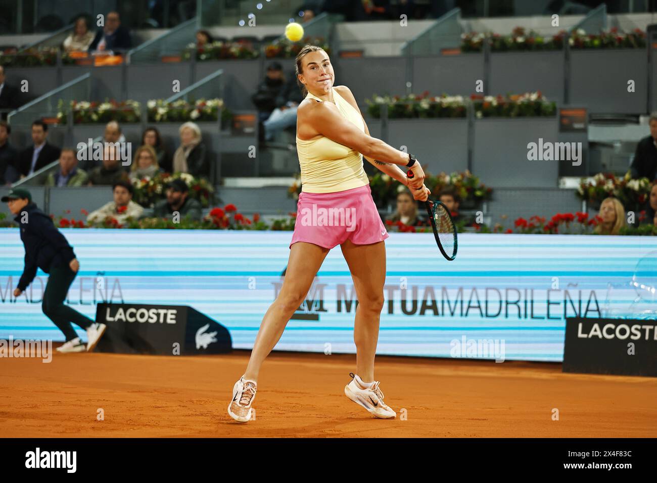 Madrid, Espagne. 2 mai 2024. Aryna Sabalenka (BLR) Tennis : Aryna Sabalenka en demi-finale match contre Elena Rybakina sur les tournois WTA 1000 tournoi Mutua Madrid Open de tennis à la Caja Magica de Madrid, Espagne . Crédit : Mutsu Kawamori/AFLO/Alamy Live News Banque D'Images