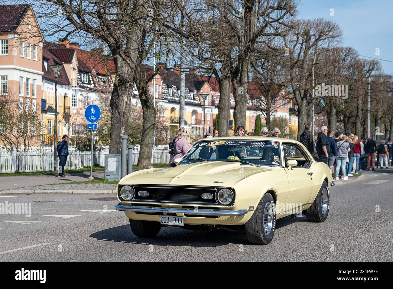 Chevrolet Camaro 1968 au défilé des voitures classiques célébrant le printemps le 1er mai 2024 à Norrköping, Suède Banque D'Images