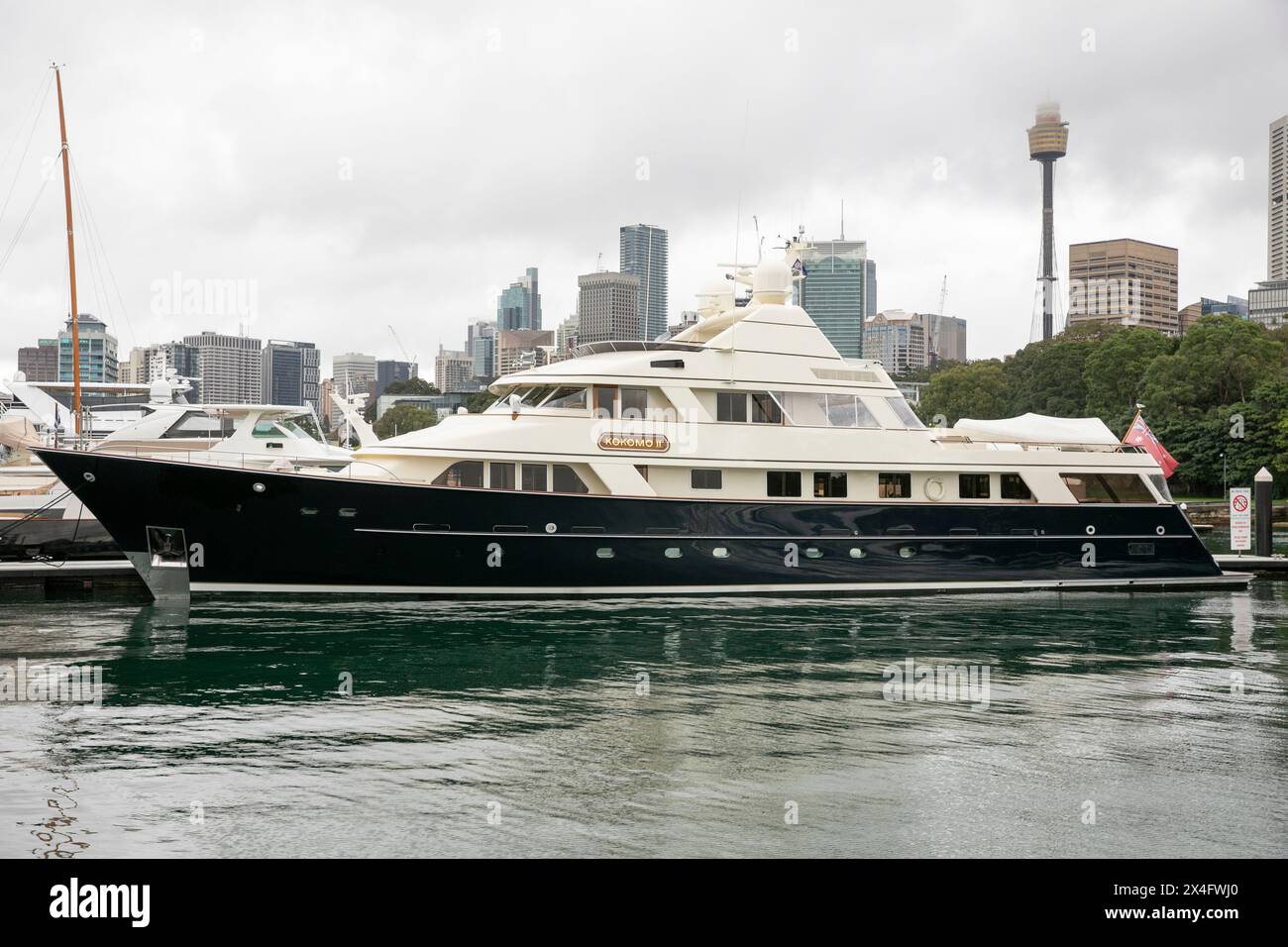 Yacht à moteur de luxe Kokomo II appartenant au regretté Lang Walker, amarré au quai de Woolloomooloo à Sydney, Nouvelle-Galles du Sud, Australie Banque D'Images