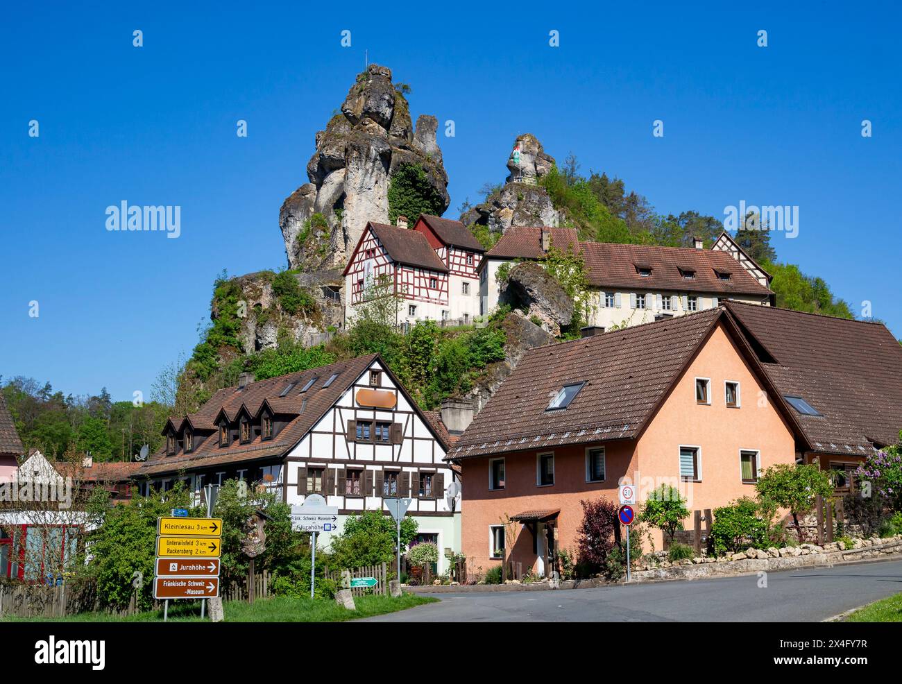 Les rochers de Tuechersfeld en Suisse franconienne en Bavière, Allemagne Banque D'Images