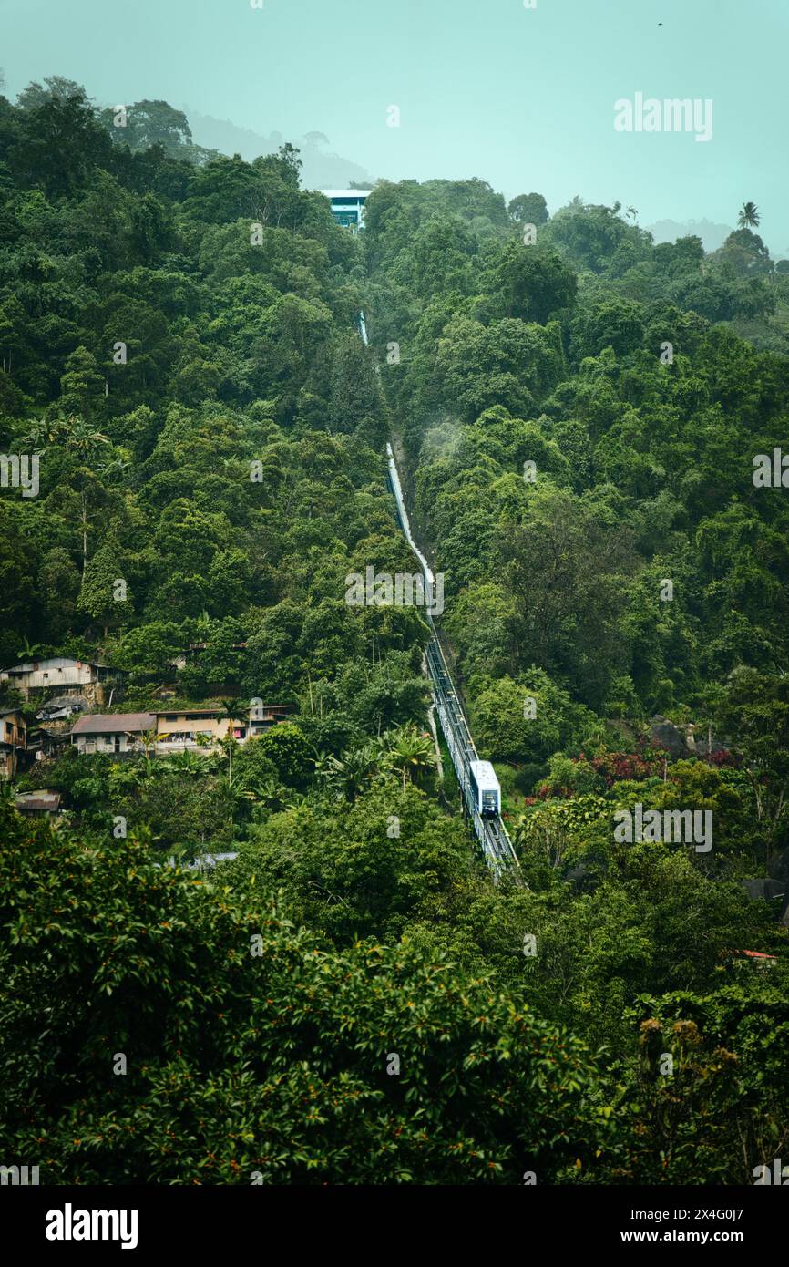 Penang, Malaisie - 31 octobre 2022 : funiculaire de Penang Hill. Ouverts en 1923, les wagons ont été modernisés en 1977 et révisés en 2010. Banque D'Images