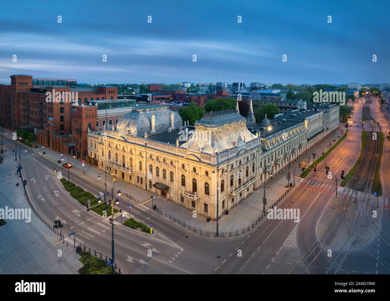 Vue aérienne du palais historique Izrael Poznanski où se trouve aujourd'hui le musée de la ville de Lodz, Pologne Banque D'Images