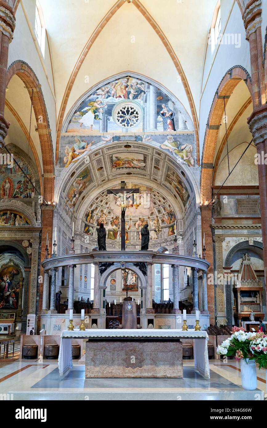 Vérone Veneto Italie. Cathédrale de Vérone (Duomo di Verona). L'autel Banque D'Images