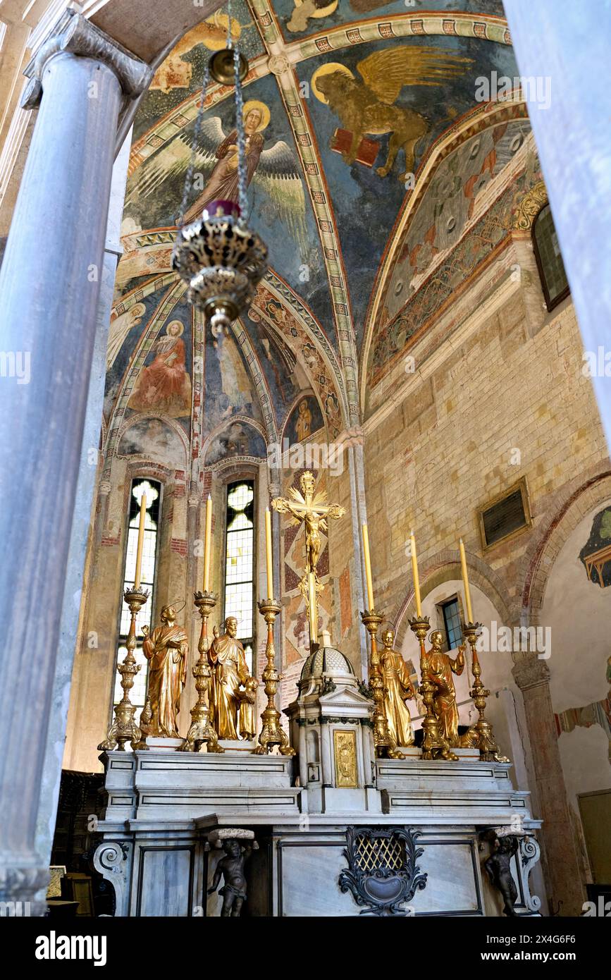 Vérone Veneto Italie. Église San Fermo Maggiore Banque D'Images
