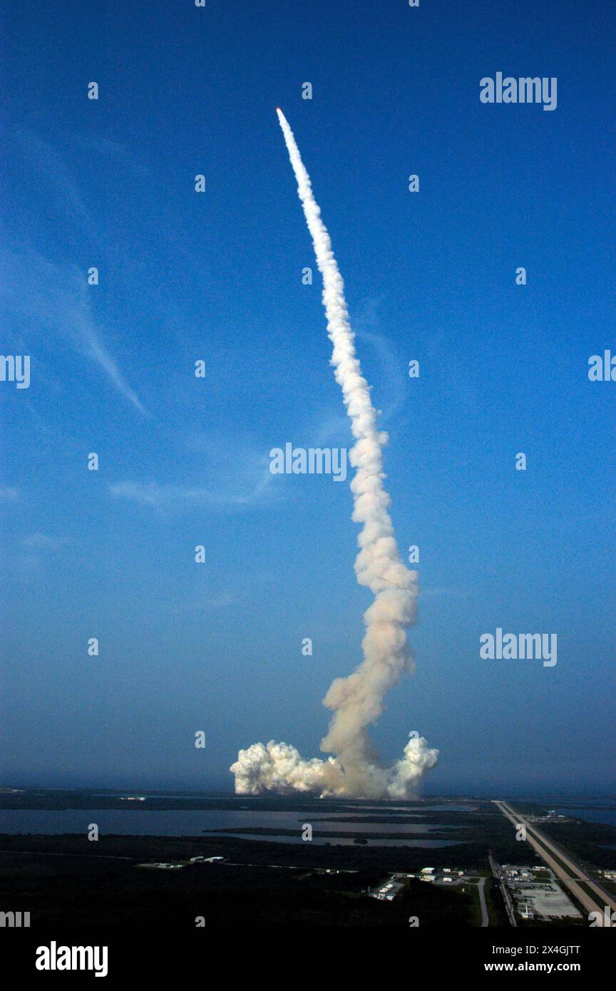 Décollage de la navette spatiale Endeavour de l'aire de lancement 39A, le 22e vol de navette vers la Station spatiale internationale. Banque D'Images