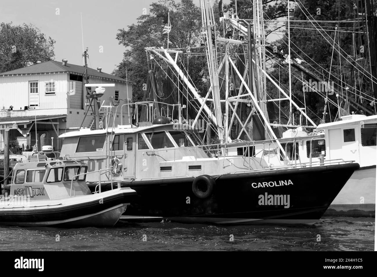 Bateau de pêche traditionnel amarré sur le front de mer historique à Georgetown, Caroline du Sud. Banque D'Images