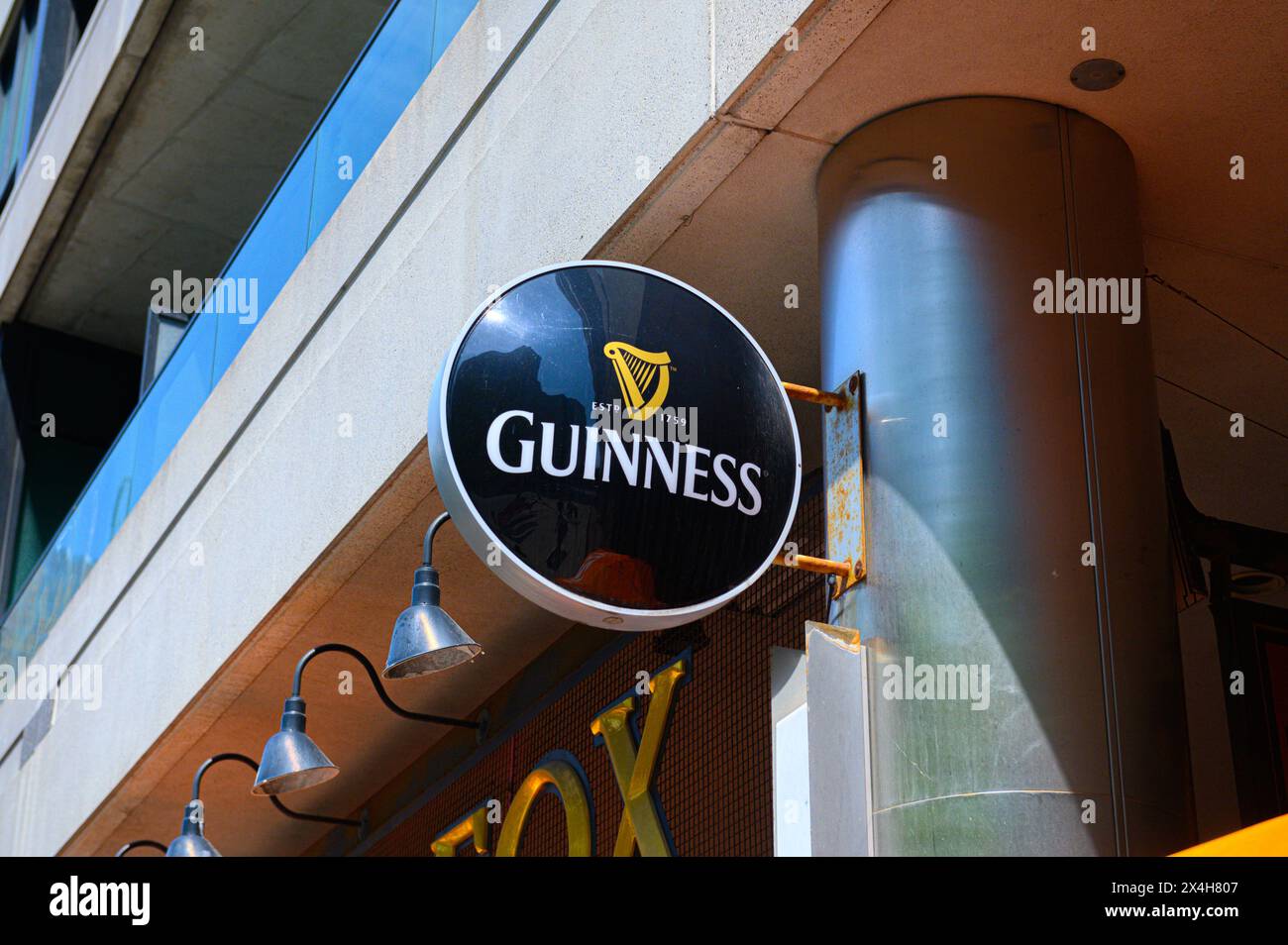 Toronto, ONTARIO, Canada – 5 septembre 2023 : signe de la Guinness Company. C'est l'une des marques d'alcool les plus réussies au monde Banque D'Images