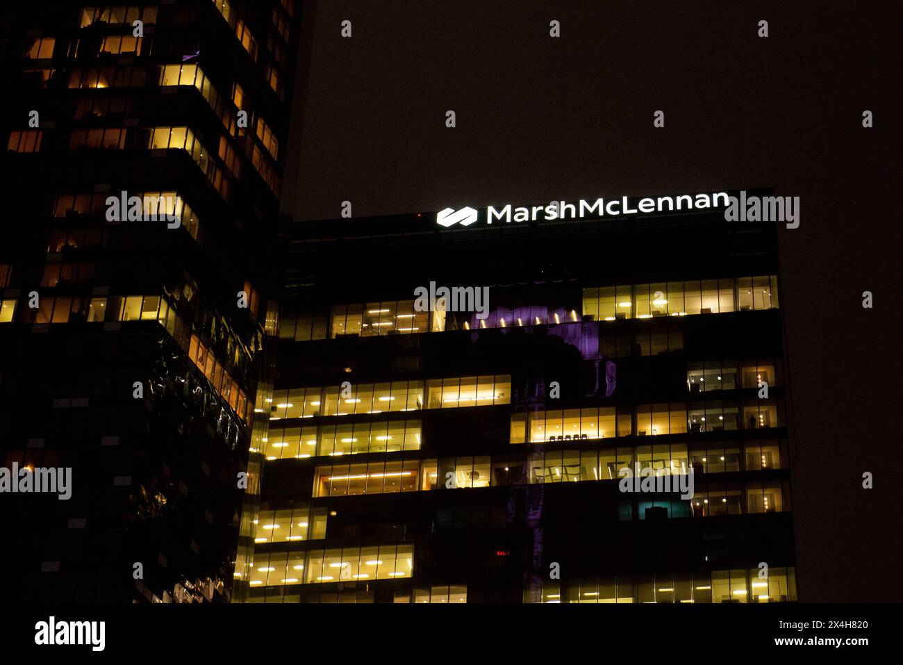Toronto, ON, Canada - 30 août 2023 : vue au logo de la société MarshMCLennan Banque D'Images